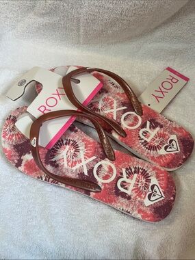 NWT Roxy Girls/Women's flip flops/Sandals with Brown Straps in size 5